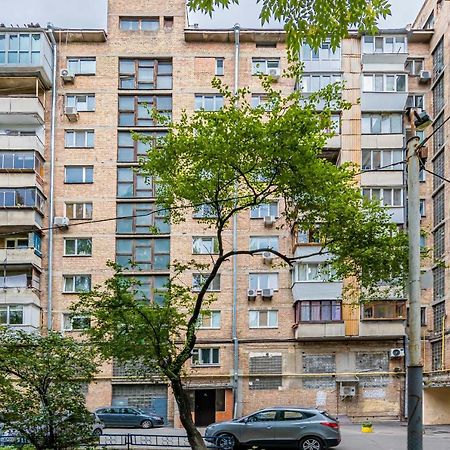 We'Reinkiev Near Pecherska Metro Station. Luaran gambar